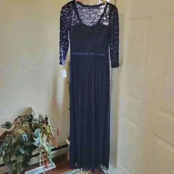 NWT David's Bridal Long Lace Mesh Mother Of The Bride Dress, Size 4 - Picture 7 of 10